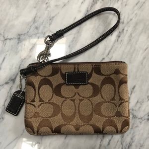 Coach Signature C Wristlet Brown